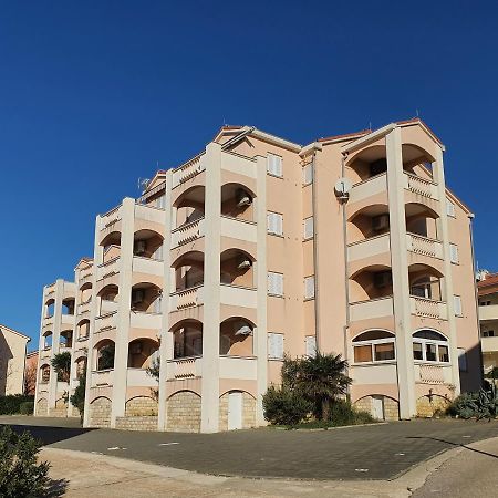 Apartments Coral Новаля Екстериор снимка